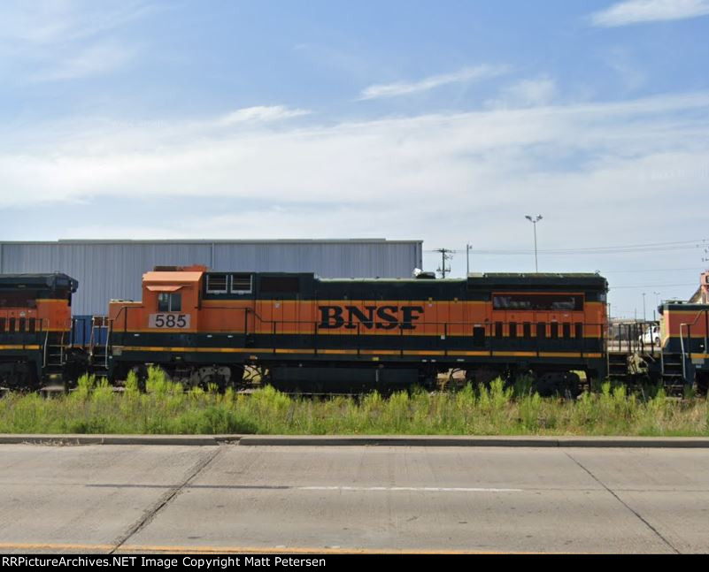 BNSF 585